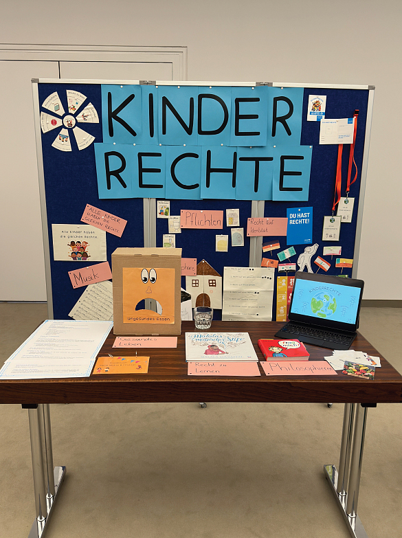 Ein Stand mit Informationen zum Projekt