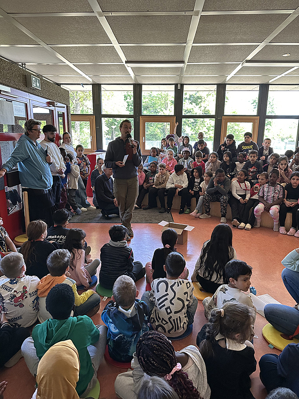 Herr Wagner hält die Rede zur Urkundenvergabe