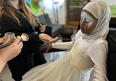 Schüler:innen in ihren Kostümen