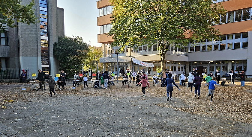 Schüler:innen beim Spendenlauf