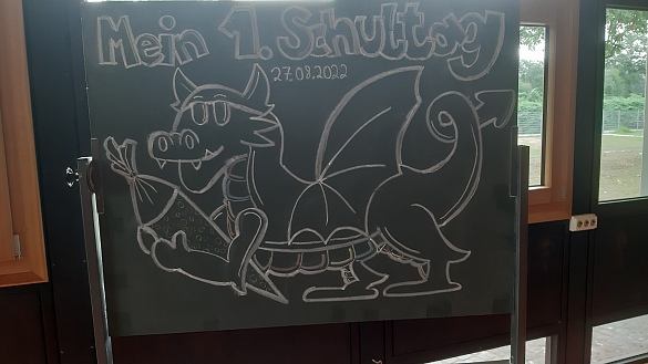 Schullogo mit Schult&uuml;te