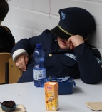 Der Polizist gönnt sich ein Päuschen