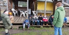 Schüler:innen beim Gartenprojekt
