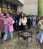 Der Außenbereich der Lerngruppen C und F diente dem Projekt Ackern und Rackern als Lernort