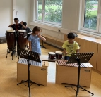 Instrumente spielen in der Klangwerkstatt