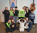 Ein Foto von den Friedenstifter-Kindern